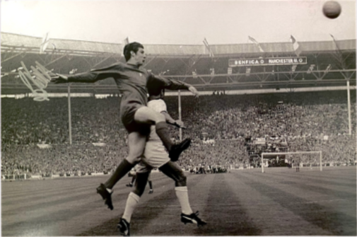 Brian Kidd Signed Photo - Aerial Challenge in 1968 European Cup Final (M)