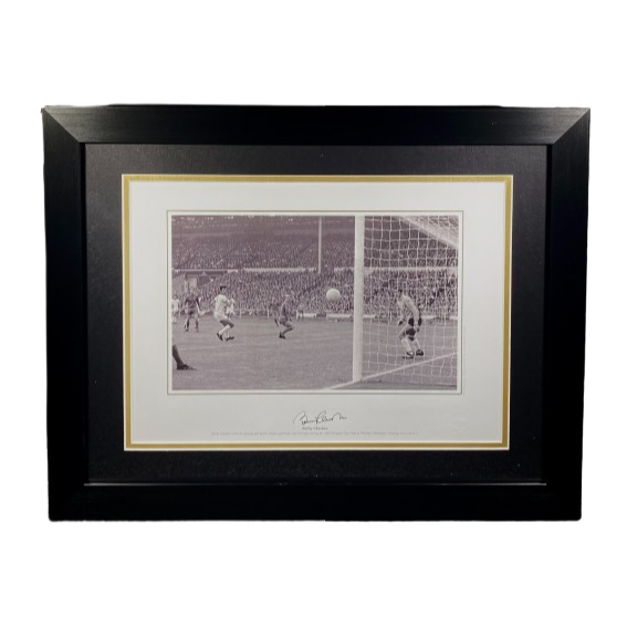 Sir Bobby Charlton Signed & Framed Manchester United 1968 European Cup Final Photo Print - Goalscorer (L)