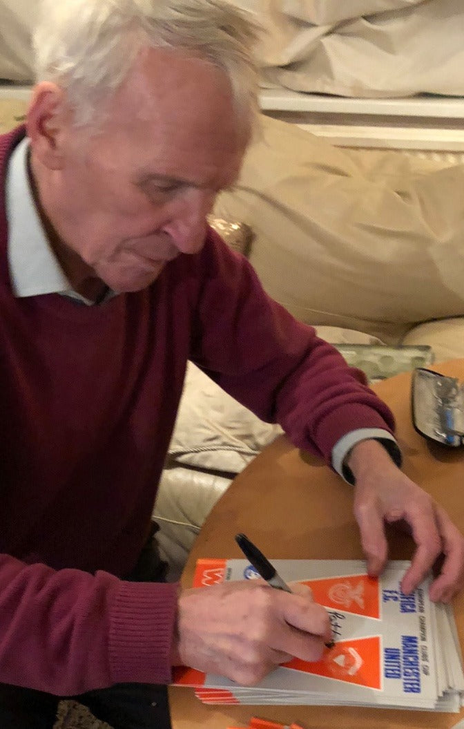 1968 European Cup Final Programme 2X Signed by Alex Stepney and Paddy Crerand (S)