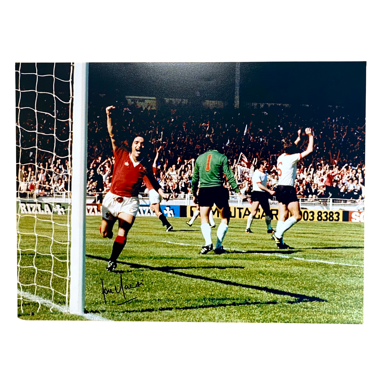 Lou Macari 1977 FA Cup Final Celebration Signed Photo (L)