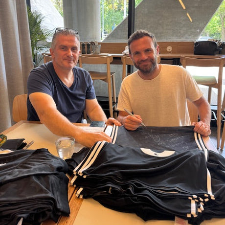 Juan Mata Signed & Framed 2017/18 Manchester United Away Shirt (Frame XXL)