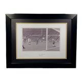Sir Bobby Charlton Signed & Framed Manchester United 1968 European Cup Final Photo Print - Goalscorer (L)