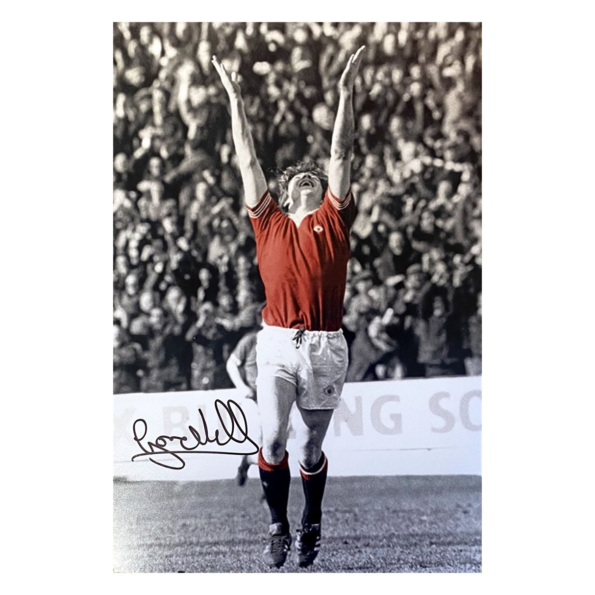 Gordon Hill 1977 Signed Photo - iconic celebration (M)
