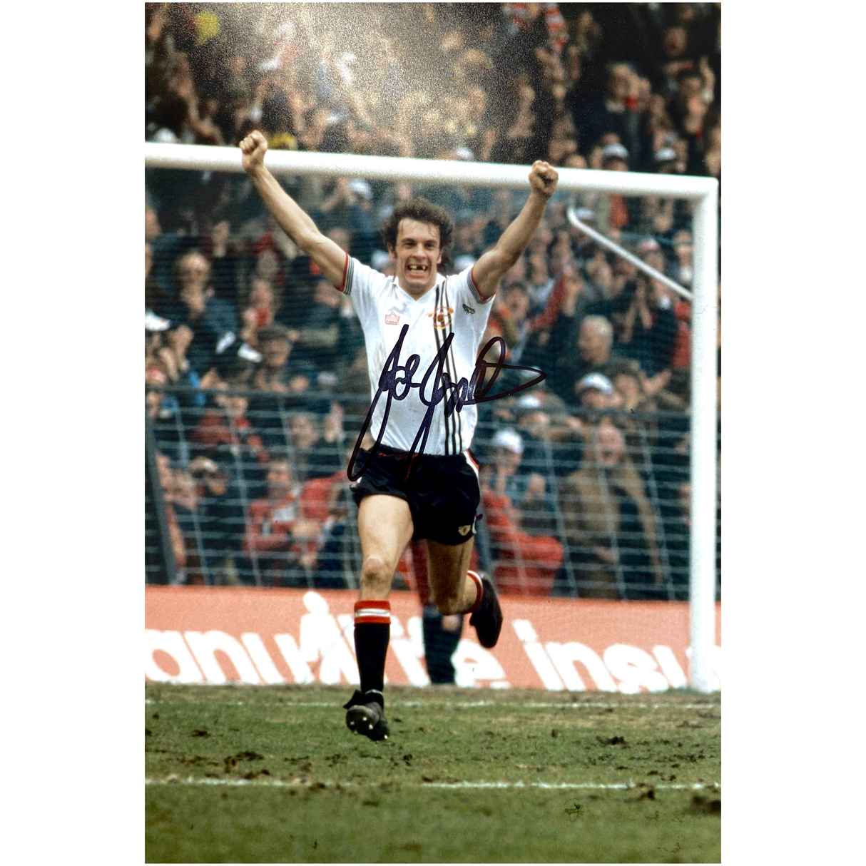Joe Jordan Signed Classic Celebration Photo (M)