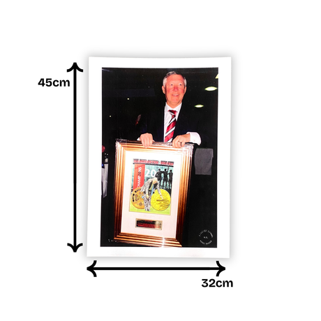 Sir Alex Ferguson with "Milestone" Artwork Photo Print