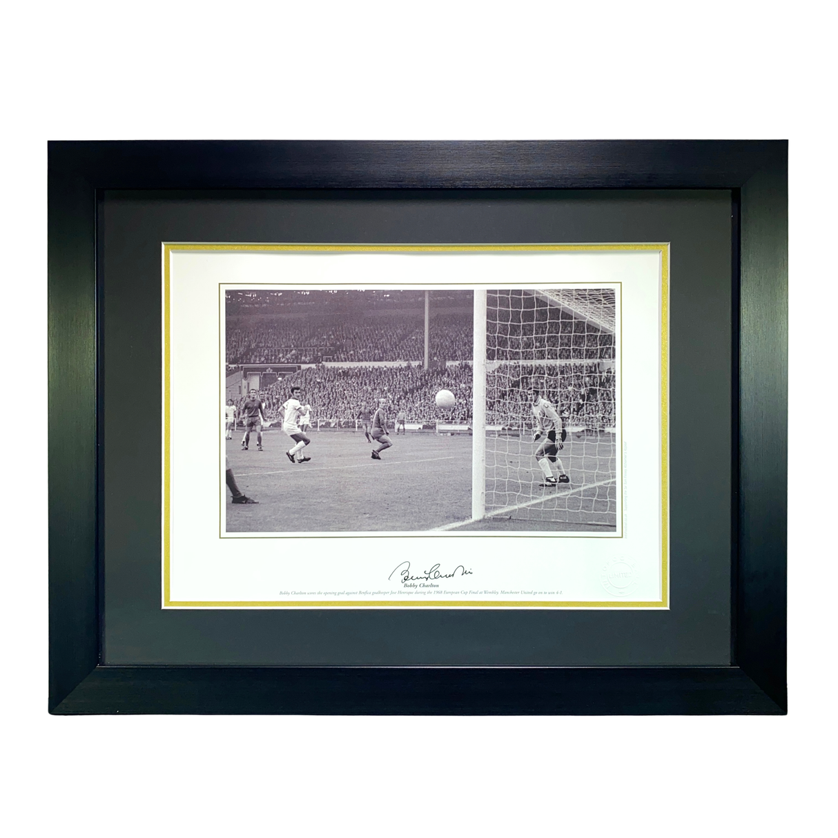 Sir Bobby Charlton Signed & Framed Manchester United 1968 European Cup Final Photo Print - Goalscorer (L)