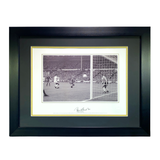 Sir Bobby Charlton Signed & Framed Manchester United 1968 European Cup Final Photo Print - Goalscorer (L)